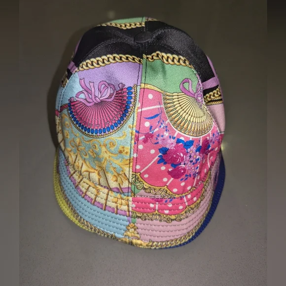 NWOT VERSACE VENTAGLI CAPELLO-59 BUCKET HAT SIZE MEDIUM NWOT VERSACE VENTAGLI CAPELLO-59 BUCKET HAT | Mercari main image 4